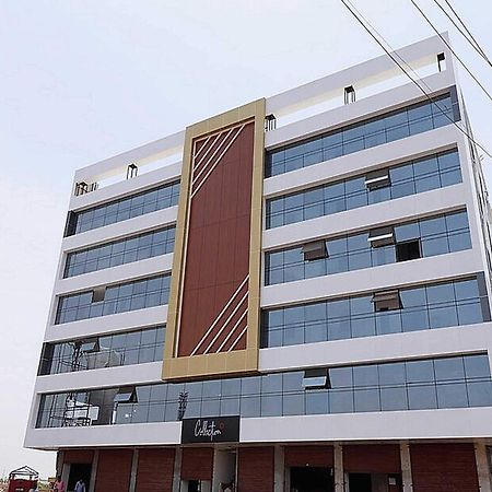 Collection O 81759 Hotel 7 Treats Mundhva Exterior foto